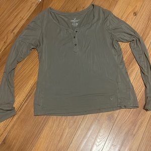 Long sleeve American eagle top